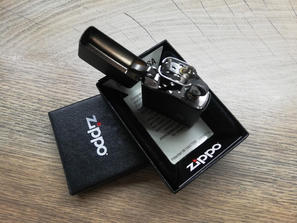 New Zippo Logo Golden Flame Black Matte Cigarette Lighter In Box Date