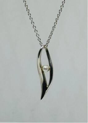 Kit Heath Sterling Pearl Leaf Pendant Necklace KH 18''