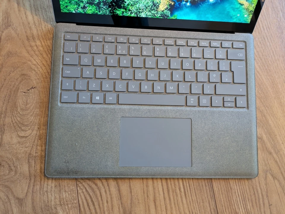 Microsoft Surface Laptop 2 i7 8650U 2.1GHz 8GB RAM 256GB SSD 13.5" 8th 2401 - Image 3 of 4