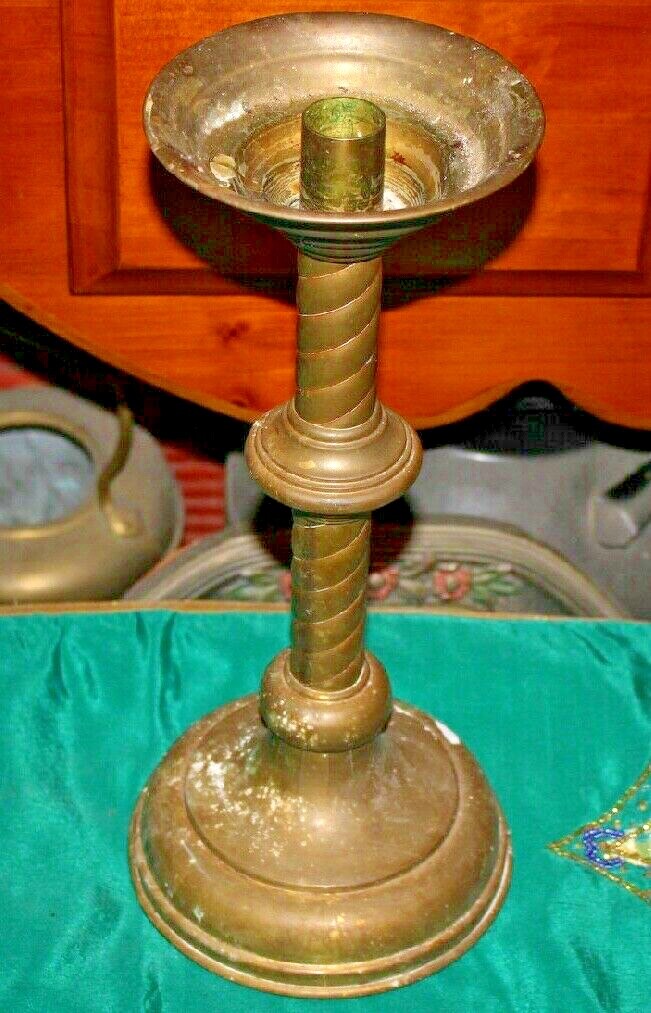 Antique Brass Metal Candle Holder Religious Church Candle Holder Spiral
