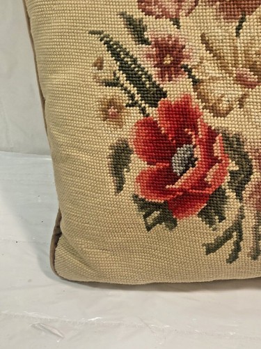 Vtg 70s Handmade Needlepoint Rose Floral Bouquet Accent Throw Pillow Cottagecore - Picture 5 of 7