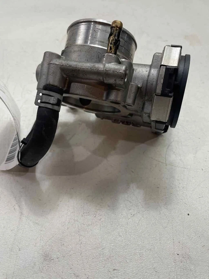 Conjunto de válvula de carrocería del acelerador 55561495 para Chevrolet Sonic 2012-2018 1,8 l Foto 4 de 4