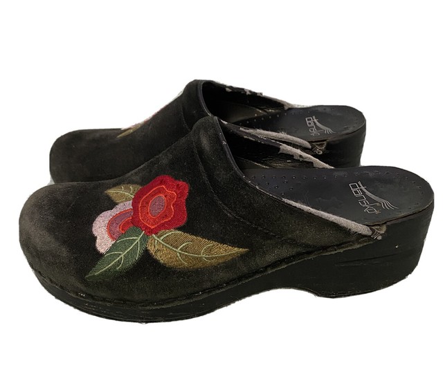 dansko black suede clogs