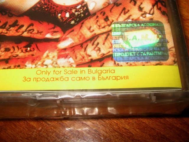 GLORIA ESTEFAN - UNWRAPPED MADE IN BULGARIA CASSETTE TAPE NEW RARE Hologram - Image 2 of 2