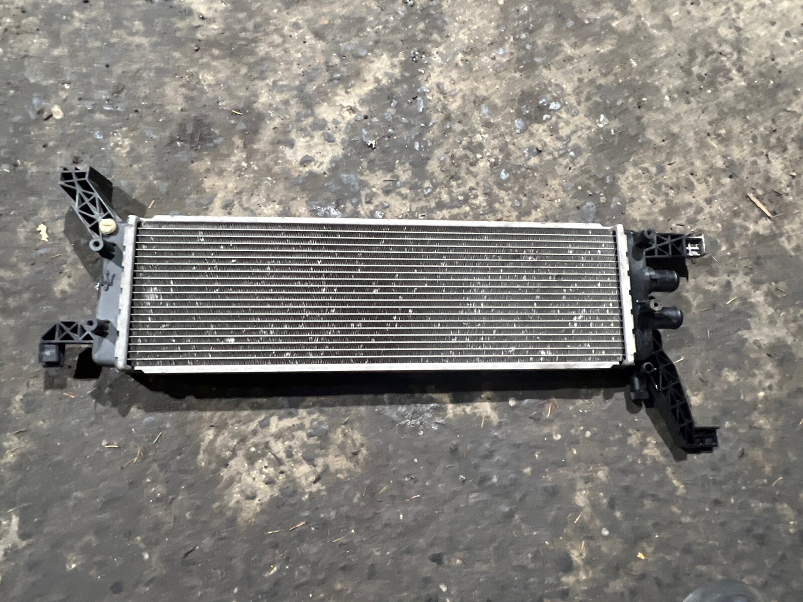 ⭐️14-19 Maserati Ghibli S 3.0L V6 OEM Secondary Water Coolant Cooler Radiator⭐️