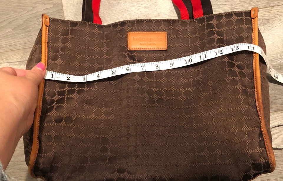 De colección Pañal Kate Spade Clásico Logo Estampado Tela Y Cuero Foto 2 de 4