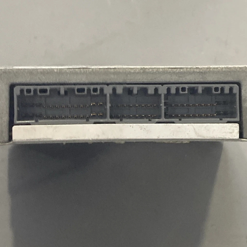 1992-1993 Toyota Camry ECU/ECM 89661-060602 - Image 3 of 4