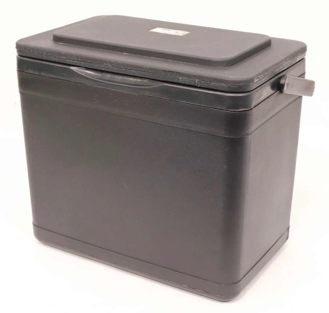 EZGO RXV Iceberg Insulated Beverage Cooler w/ Bracket - Holds 16 Cans 8 Bottles
Opens in a new windo