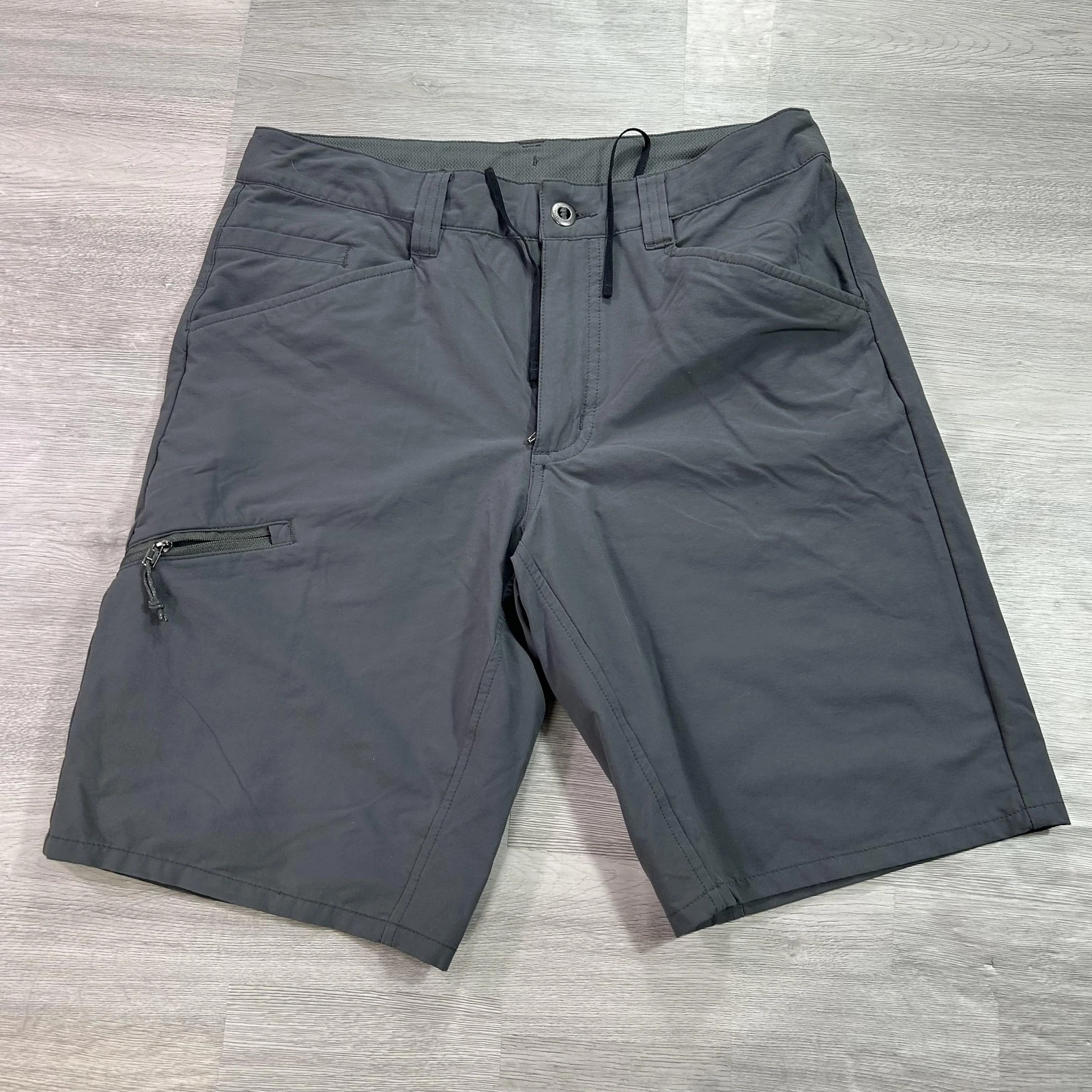Patagonia Shorts Mens 30 Gray Nylon Hiking Cargo Drawstring Quick Dry 57826
Opens in a new window or