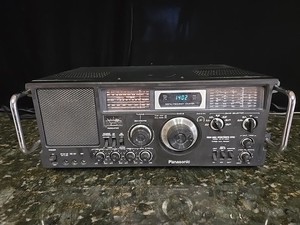 National Panasonic - DR49 ou RF-4900LBS radio National Panasonic - DR49 ou RF-4900LBS radio