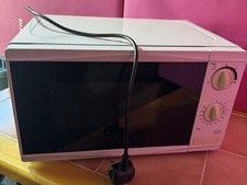 Houseclearance Tesco 700 Watt Microwave Oven In Good Working Order &Condition