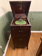 1900’s Victor Phonographs Victrola VV-XI Phonograph Cabinet with Record Storage