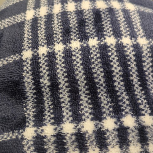 NEW Member's Mark Soft & Luxurious Generously Sized 60" x 70" Lounge Throw - Picture 7 of 8