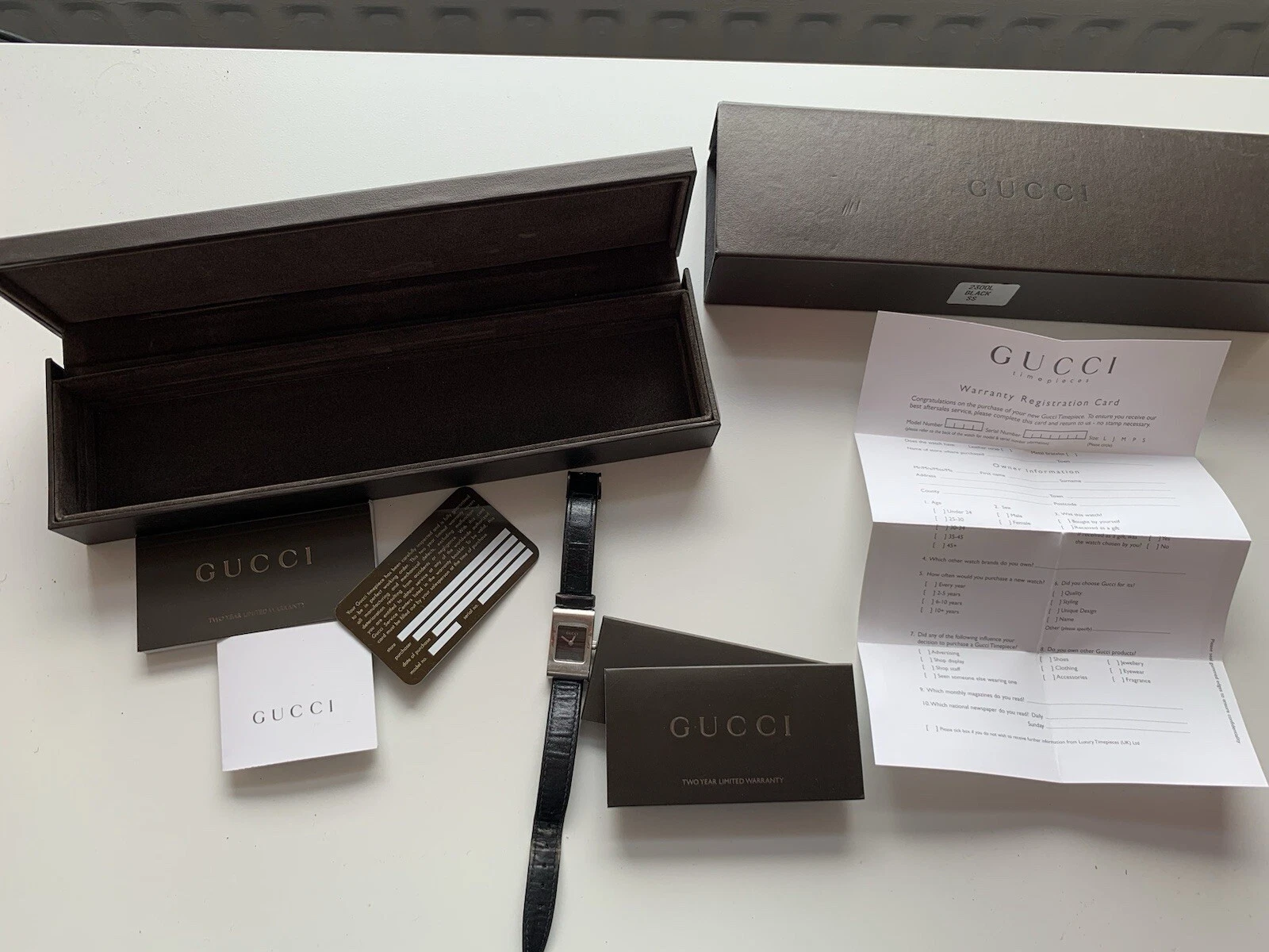 Montre Gucci 2300L avec boite d'origine