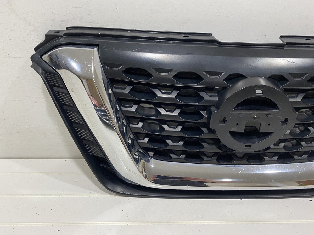 2018 - 2019 Nissan Kicks OEM Front Upper Grille W/O Emblem 62310