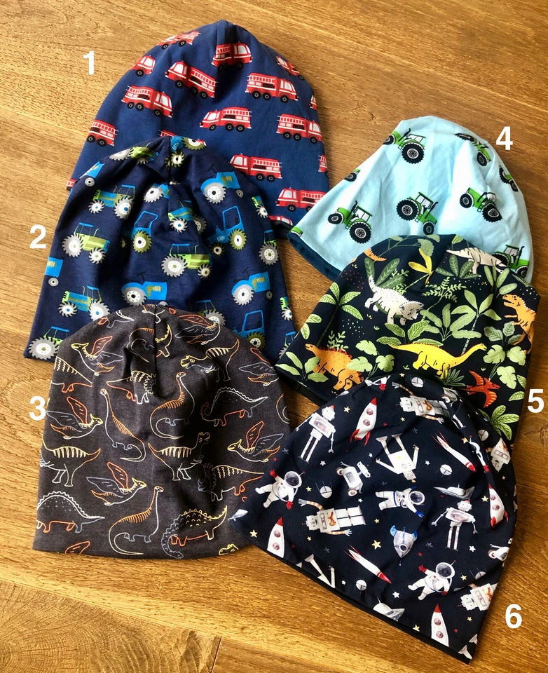 Beanie Kinder Mütze Winter Herbst Frühling Dino Pferd Weltall NEU