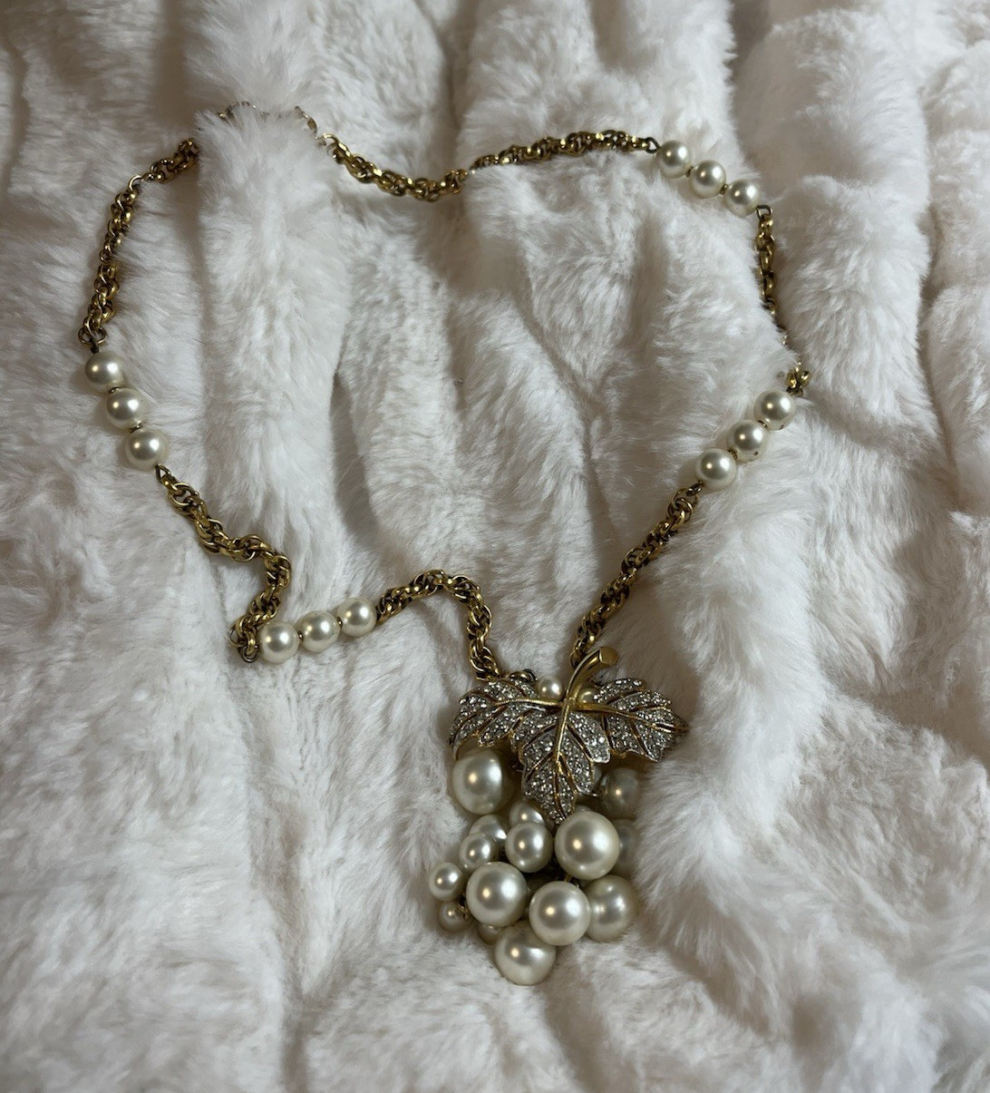 Wow Rare  Full Necklace  Vintage Alice Caviness grape cluster  broken easy fix