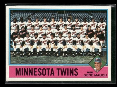 1976 Topps #556 Minnesota Twins / Gene Mauch TC, MGR, CL Minnesota Twins