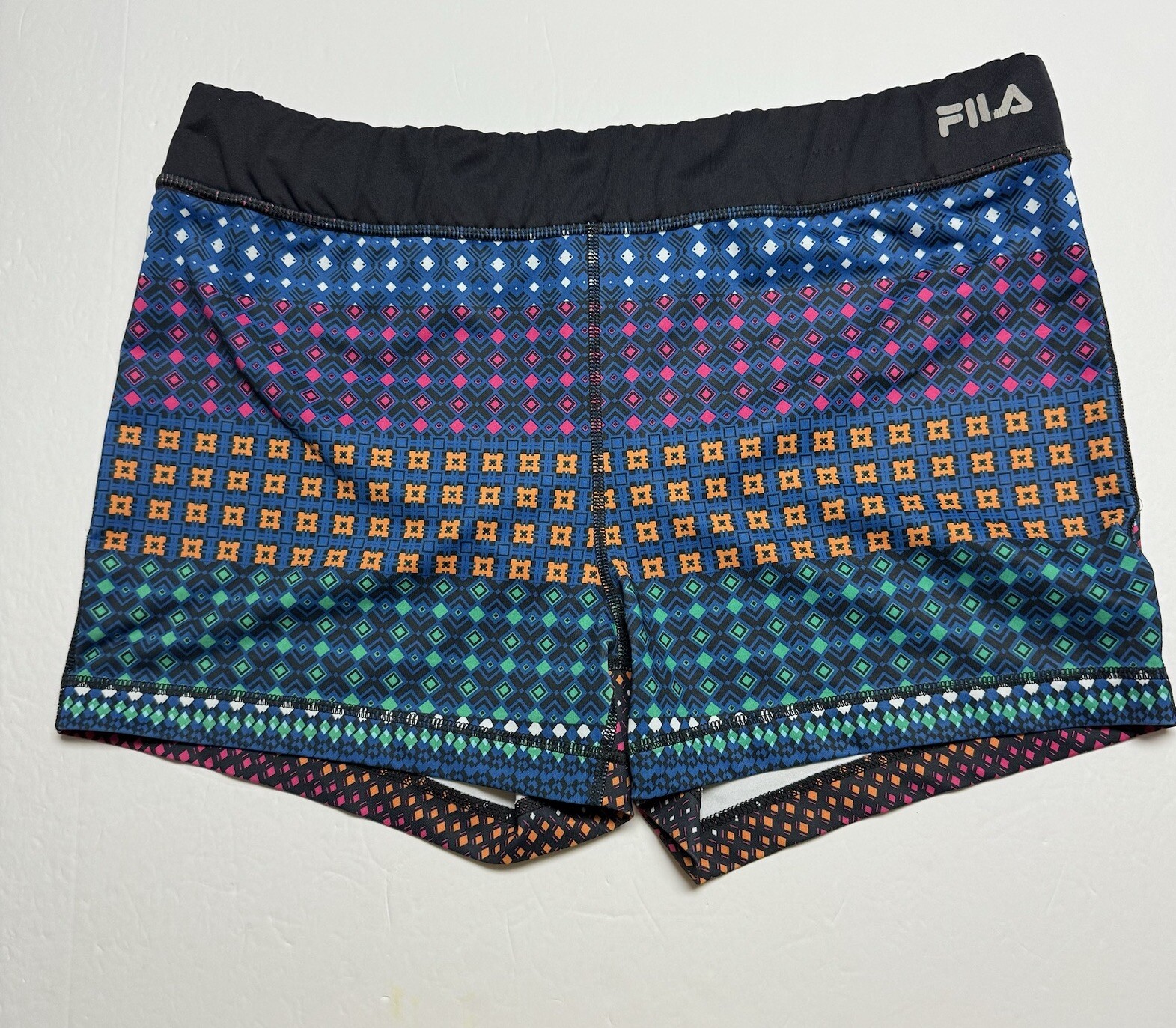 Pantaloncini FILA Performance 3 5" con cuciture interne neri + stampa geometrica multicolore taglia: XL