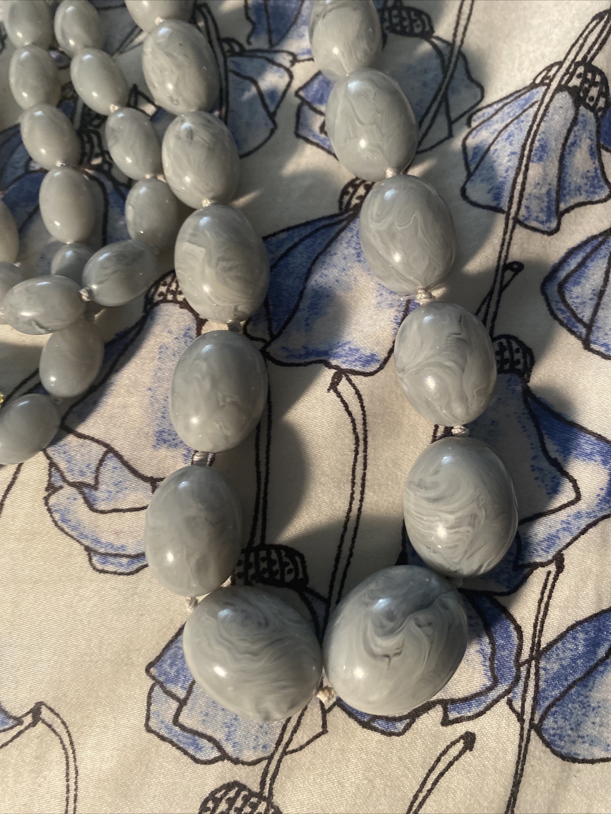 Kenneth Jay Lane Blue Gray Marbled Lucite Bead Ne… - image 3