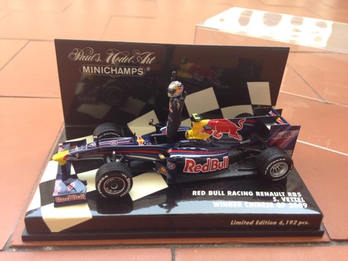 1/43 MINICHAMPS Red Bull RB5 S.Vettel 2009 WINNER GP CHINESE - Imagen 2 de 2