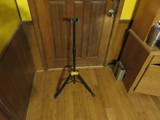 Hercules Stands Auto Grip System (AGS) Single Guitar Stand