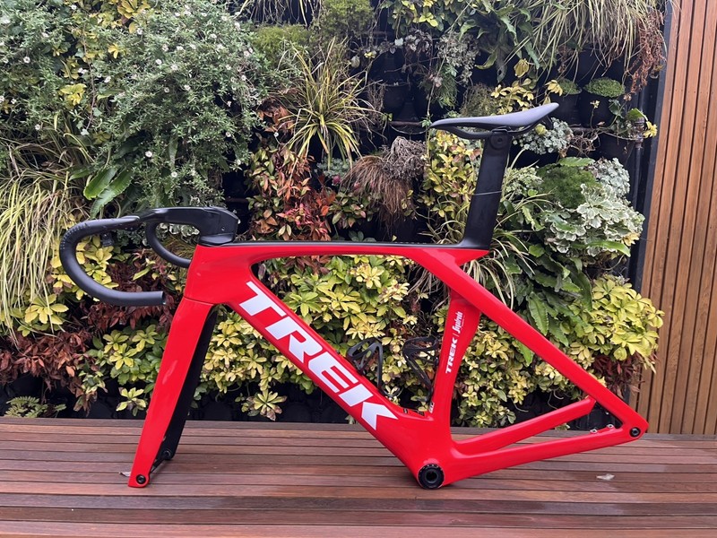 Trek Madone SLR 800 series carbon disc road frameset Gen 7 Size: 54cm