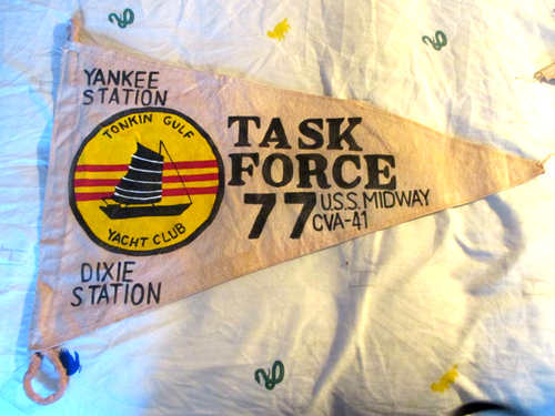 VIETNAM TONKIN GULF YACHT CLUB TASK FORCE 77 USS MIDWAY CVA-41 FLAGGE - Bild 1 von 2