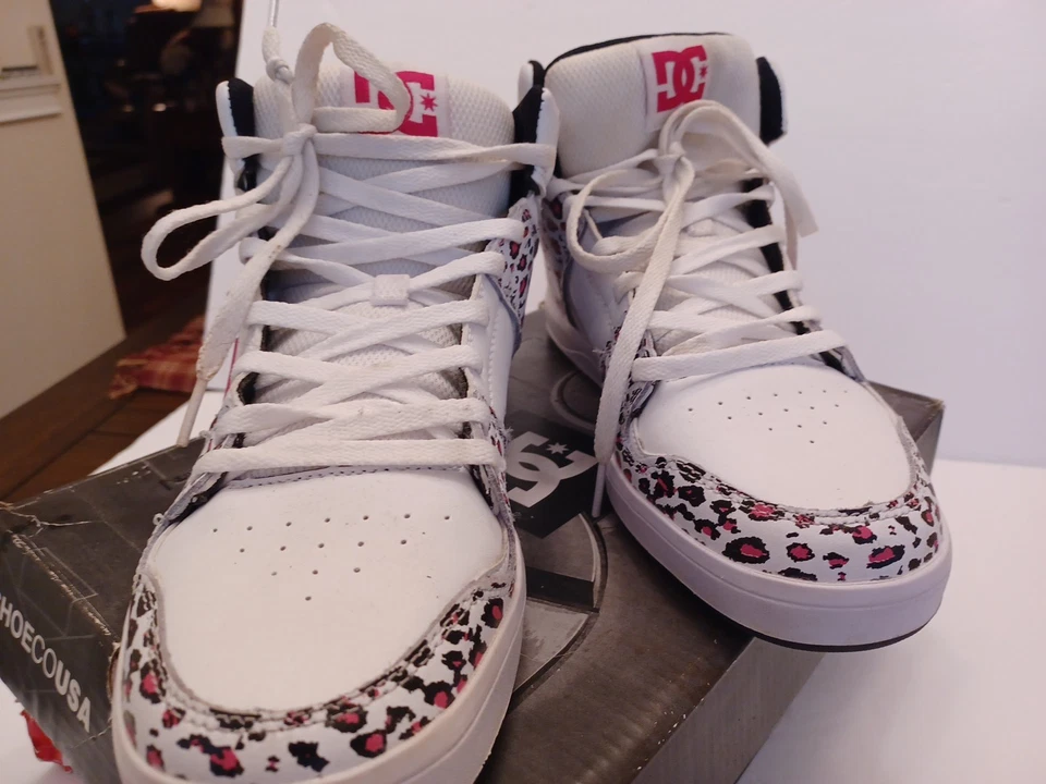 Mujer DC CURE HI TOP TALLA 11 ZAPATILLAS CON CORDONES ENTRENADOR/ZAPATOS ROSA LEOPARDO USADAS Foto 2 de 4