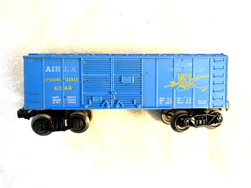 LIONEL 6044 AIREX BOXCAR, VG condition