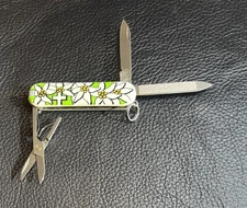 Victorinox CLASSIC Small Swiss Army Knife - Edelweiss - Green - 58mm