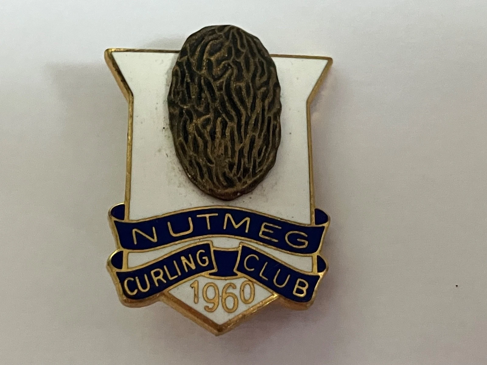 Vintage Original Nutmeg Curling Club Enamel Pin Badge