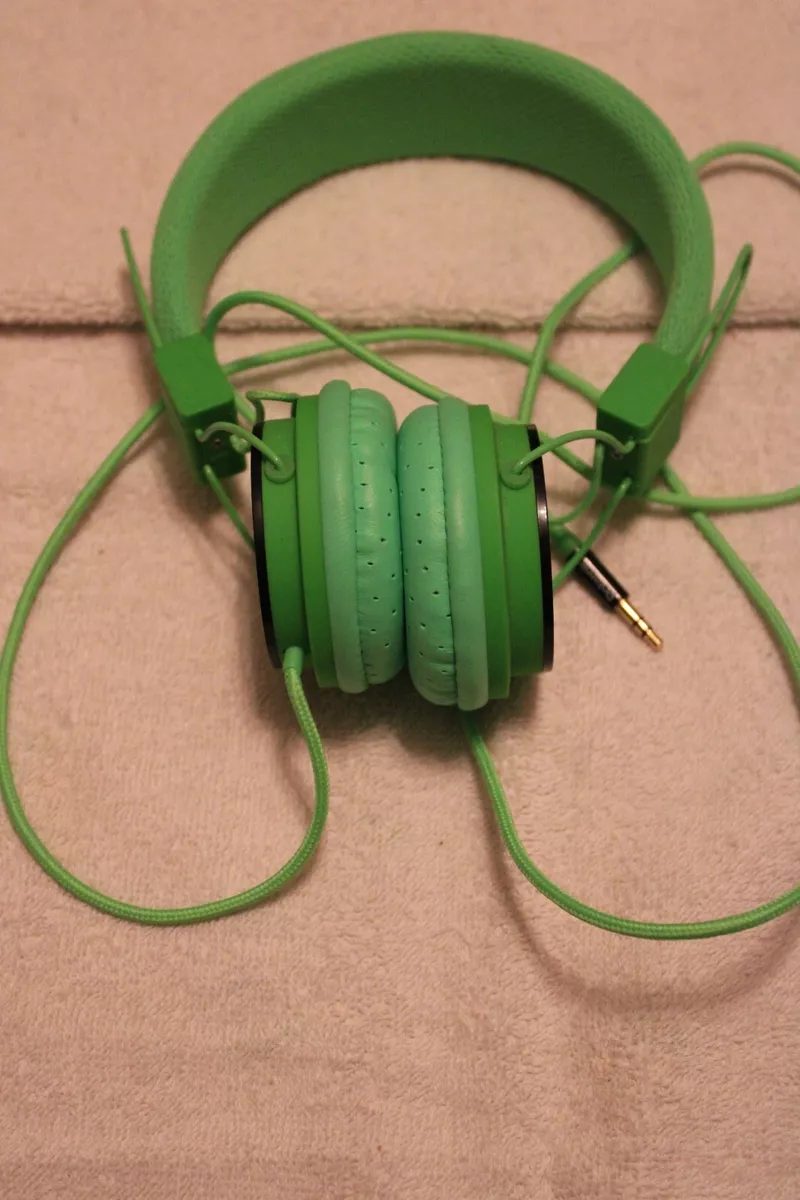 Polaroid wireless sport headphones with led lights hot sale