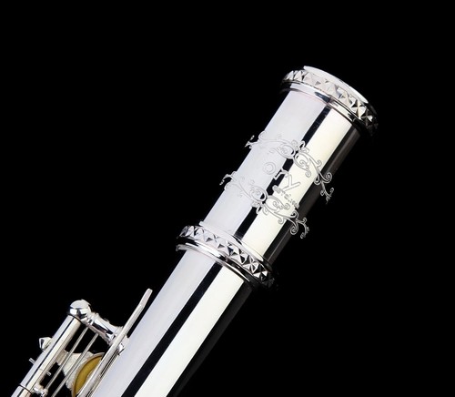 Elegant 17 Key C Flute with Case & Gloves – Silver Plated, High Grade Quality - Picture 8 of 11