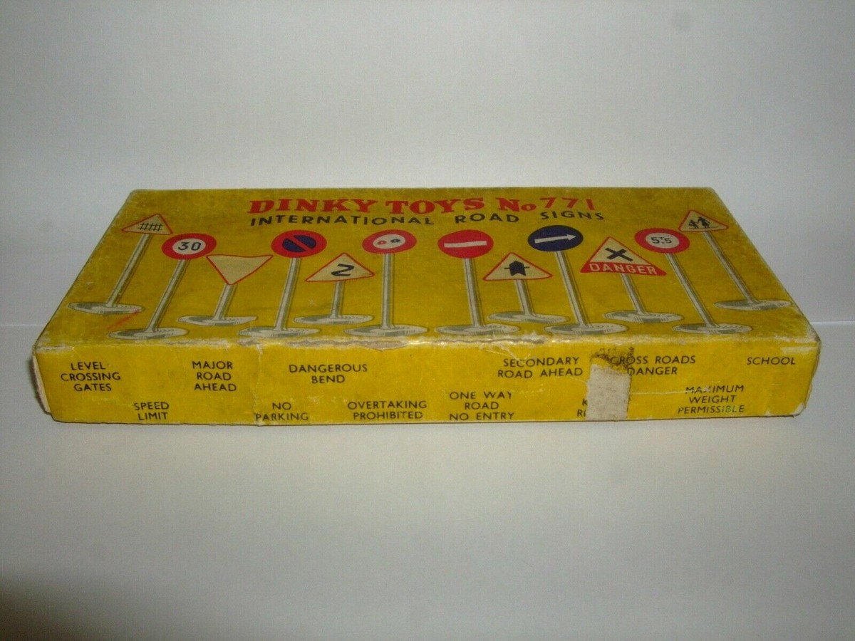 DINKY TOYS No 771-INTERNATIONAL ROAD SIGNS-ORIGINAL BOX WITH