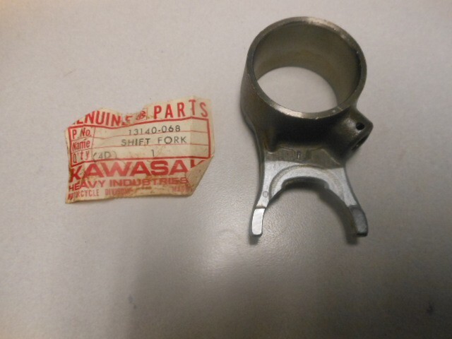 NOS Kawasaki 4TH & Top Shift Fork 1974-1978 KZ400 13140-068