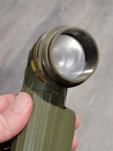 MX-991/U Angle Head Flashlight US Military OD Green G.T. Price - Picture 10 of 14