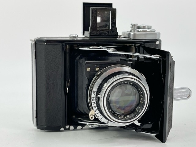 Zeiss Ikon - Ikonta 521 - Folding Film Camera 4.5x6cm Novar 3.5