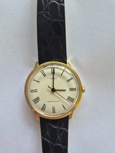 Vintage 1976 Timex Mechanical Dress Watch  Roman Dial Runs Strong