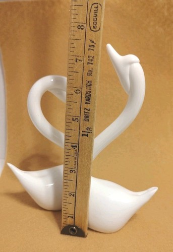 Elegant Pair Of Milk Glass Swans Simple Classic Solid Glass 7.5" & 6" Tall - Picture 11 of 12