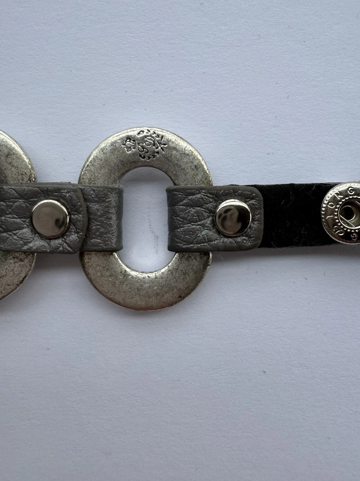 Pulsera de cuero gris plateado Premier Designs “Starlet”. Cierre a presión Foto 4 de 4