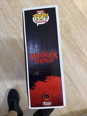 Funko Pop! Moments Deluxe with Case: Stranger Things - Dustin