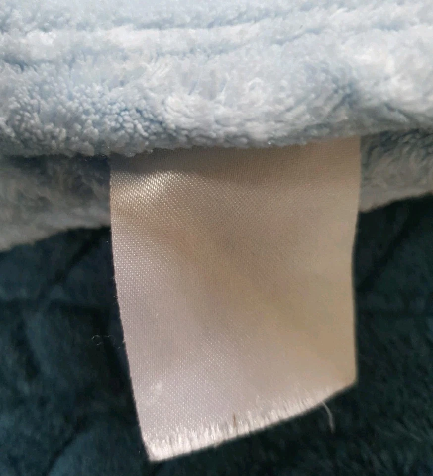 Snuggle Baby Robot  Robots Fleece Pram Blanket Blue 70x100cm embossed stripes - Image 3 of 4