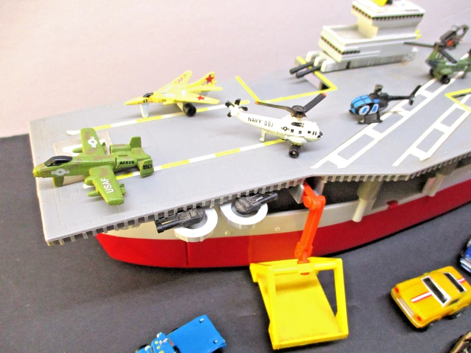 Various Vintage  Lot of Micro Mini Machines Cars Military Galoob Hasbro 150+Lot - Image 3 of 4