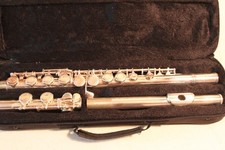 Elkhart 100FLE Flute in Carry Case Excellent Condition Used Working Beginners