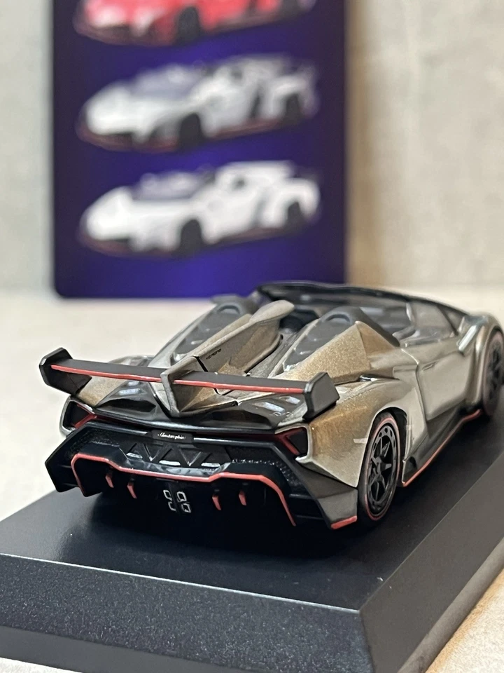 Kyosho 1/64 兰博基尼 Veneno Roadster Mettalic 银色系列 6 — 第 4/4 张图片