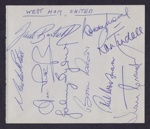 MANCHESTER UNITED x 4 / WEST HAM x 9 1962/1963 signierte Seite BOBBY MOORE DENIS LAW