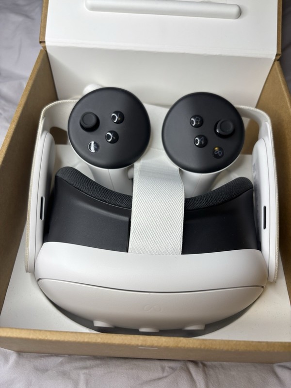 Meta Quest 3 Standalone VR Headset 512GB Boxed Excellent Condition