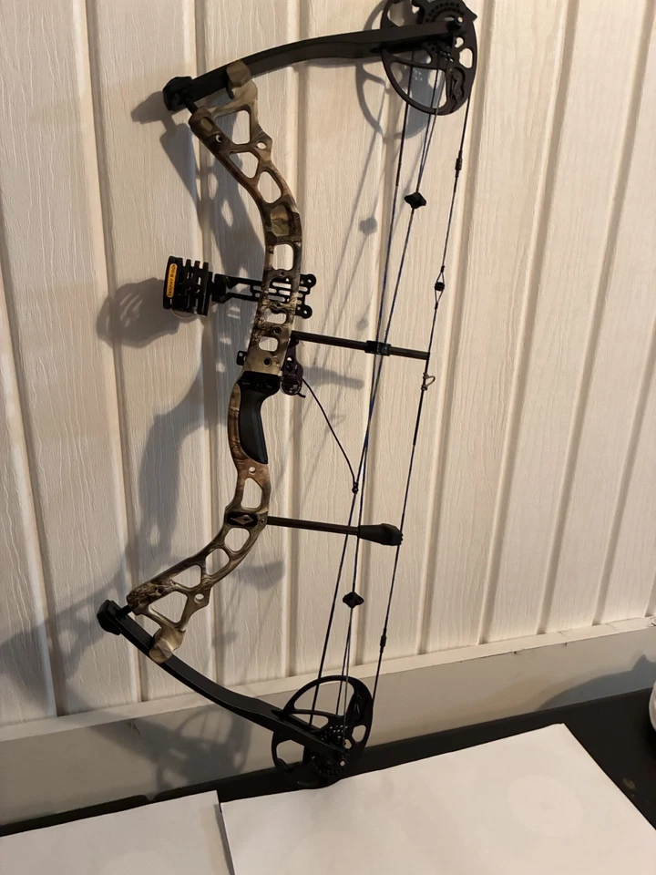 Diamond Compound Bow Edge XT, Up to 31 DL 3 Pin Trophy Ridge Sight - Image 2 of 4