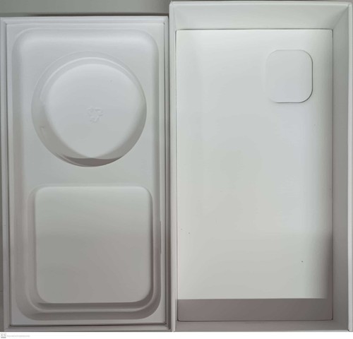Boite vide d'origine Apple iPhone 11 jaune (sans accessoires / sans manuel) - Photo 3 sur 3